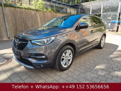 Gebraucht Opel Grandland X Innovation 131 PS (96 kW) 2018 Mondstein grau/e:vulkan grau SUV