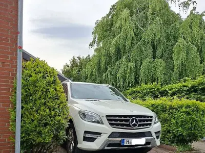 Używany Mercedes ML250 204 KM (150 kW) 2012 Biały SUV
