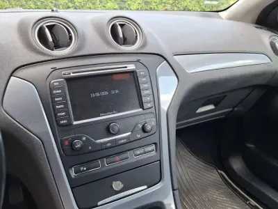 Gebraucht Ford Mondeo Titanium 140 PS (102 kW) 2011 Blau Limousine