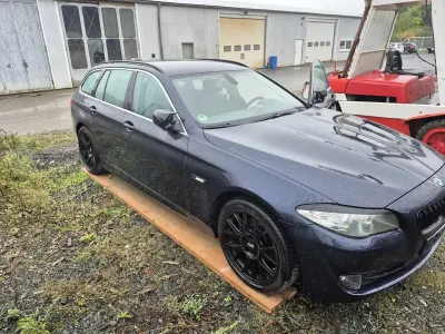 Gebraucht BMW 523 204 PS (150 kW) 2011 Blau Kombi