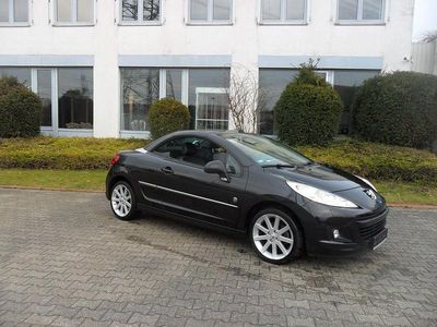 Schwarz Gebraucht 2011 Peugeot 207 CC Roland Garros Cabrio | 3.690 € (Fairer Preis)
