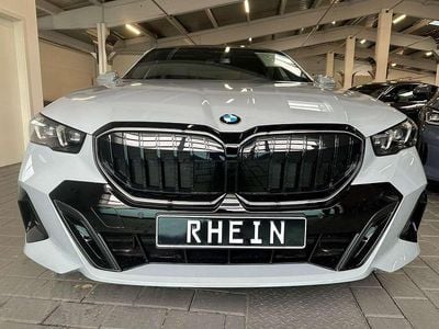 Neu BMW 540 M Sport 303 PS (222 kW) 2025 Grau Limousine