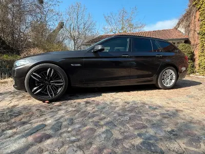 Gebraucht BMW 520 190 PS (139 kW) 2015 Grau Kombi