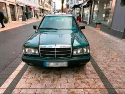 Gebraucht Mercedes 190 120 PS (88 kW) 1983 Grün Limousine
