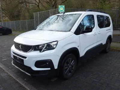 Gebraucht Peugeot Rifter Allure 131 PS (96 kW) 2022 Weiß Van / Kleinbus
