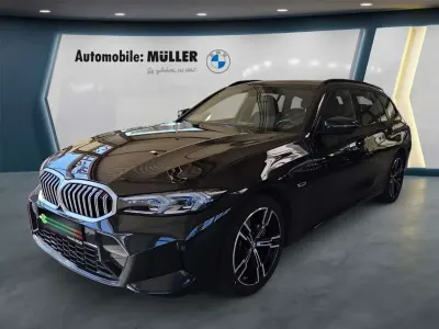 Gebraucht BMW 320 M Sport 163 PS (119 kW) 2023 Black sapphire metallic Kombi