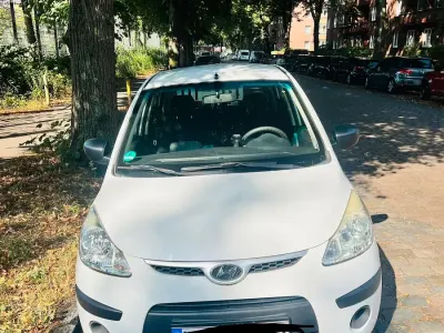 Gebraucht Hyundai i10 69 PS (50 kW) 2011 Weiß Kleinwagen