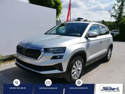 Neu Skoda Karoq Selection 150 PS (110 kW) 2025 Brillantsilber metallic SUV