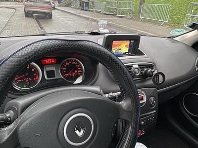 Second-hand Renault Clio III 102 CP (75 kW) 2009 Alb Coupe