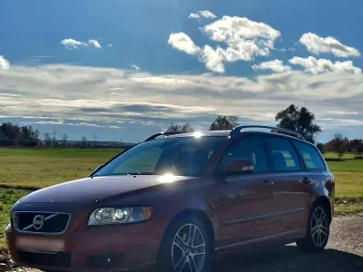 Usata Volvo V50 Summum 177 CV (130 kW) 2011 Arancione Station wagon