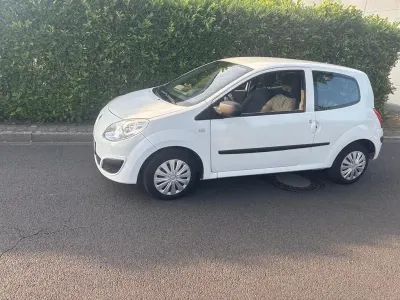 Gebraucht Renault Twingo Authentique 58 PS (42 kW) 2010 Weiß Kleinwagen