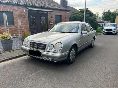Mercedes E320