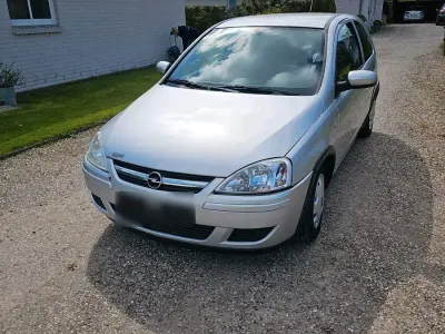 Gebraucht Opel Corsa 60 PS (44 kW) 2005 Silber Kleinwagen