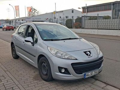 Grau Gebraucht 2011 Peugeot 207 Urban Move Limousine | 1.950 € (Fairer Preis)