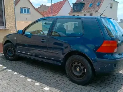 Gebraucht VW Golf IV 75 PS (55 kW) 2000 Blau Kleinwagen