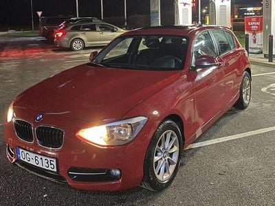 Gebraucht BMW 118 Sport Line 143 PS (105 kW) 2012 Rot Kleinwagen