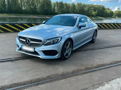 Gebraucht Mercedes C200 AMG line 184 PS (135 kW) 2017 Silber Coupé