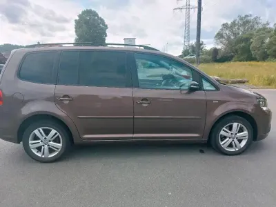 Gebraucht VW Touran 140 PS (102 kW) 2013 Braun Van / Kleinbus