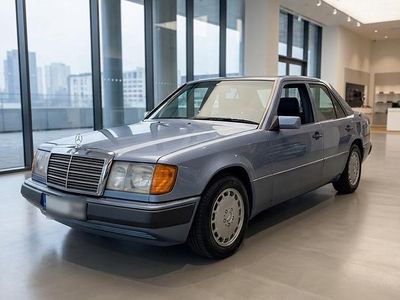 Usata Mercedes E230 132 CV (97 kW) 1992 Blu Berlina