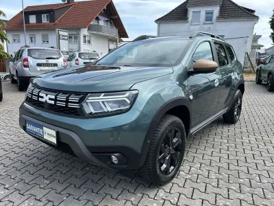 Gebraucht Dacia Duster Extreme 114 PS (83 kW) 2024 Zedergrün SUV