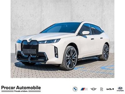 Neu BMW iX M Sport 300 kW (408 PS) 2026 Dune grey SUV