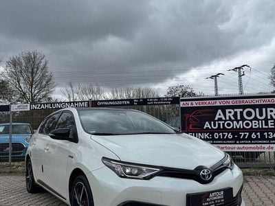 Gebraucht Toyota Auris Hybrid Style 99 PS (72 kW) 2017 Weiß Kleinwagen