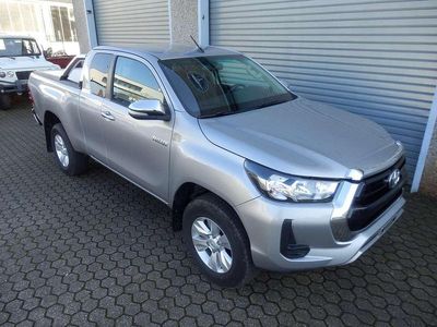 Gebraucht Toyota HiLux 150 PS (110 kW) 2022 Silver metallic Pickup