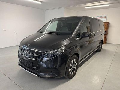 Grau Gebraucht 2024 Mercedes EQV300 Avantgarde Van / Kleinbus | 59.880 €