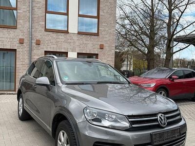 Gebraucht VW Touareg 240 PS (176 kW) 2011 Grau SUV