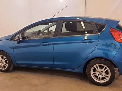 Blau Gebraucht 2014 Ford Fiesta Titanium Limousine | 5.900 € (Fairer Preis)