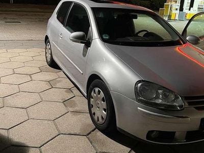 Grau Gebraucht 2007 VW Golf V Edition Kleinwagen | 2.400 € (Guter Preis)