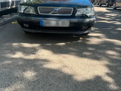 Gebraucht Volvo V40 122 PS (89 kW) 2000 Blau Kombi