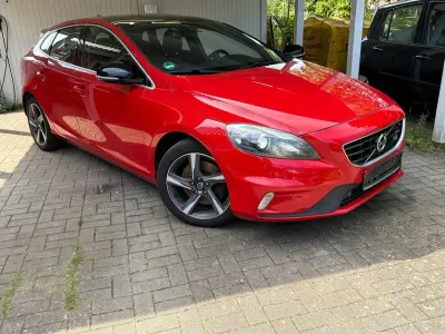 Gebraucht Volvo V40 R-Design 177 PS (130 kW) 2014 Rot Limousine