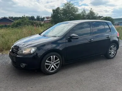 Gebraucht VW Golf VI 105 PS (77 kW) 2010 Schwarz Kleinwagen