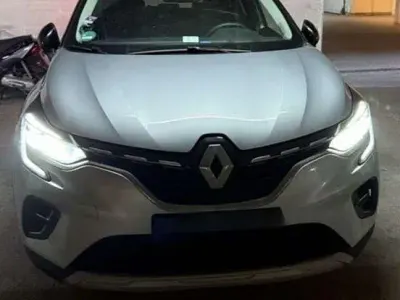 Używany Renault Captur Intens 140 KM (102 kW) 2021 Srebrny SUV