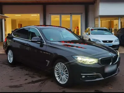 Gebraucht BMW 330 Sport Line 258 PS (189 kW) 2018 Braun Limousine