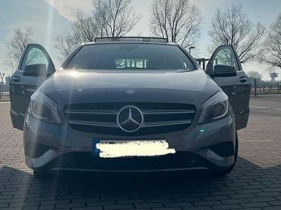 Gebraucht Mercedes A200 136 PS (100 kW) 2012 Grau Limousine