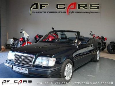 Gebraucht Mercedes E220 150 PS (110 kW) 1995 Smaragdschwarz metallic 189 Cabrio