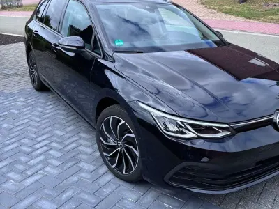 Gebraucht VW Golf VIII Life 150 PS (110 kW) 2021 Schwarz Kombi