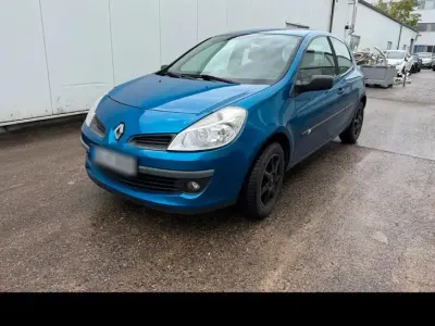 Gebraucht Renault Clio 75 PS (55 kW) 2005 Blau Kleinwagen