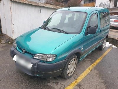 Gebraucht Peugeot Partner 90 PS (66 kW) 2001 Grün Van / Kleinbus
