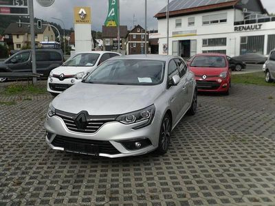 Silber Gebraucht 2019 Renault Mégane IV Bose Edition Limousine | 16.800 € (Etwas zu teuer)