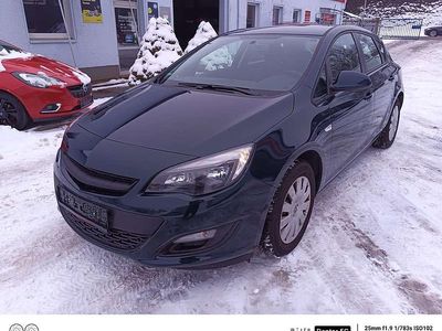 Smaragd gruen (mi) Gebraucht 2015 Opel Astra Selection Kleinwagen | 9.400 € (Guter Preis)