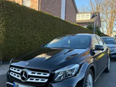 Used Mercedes GLA180 109 HP (80 kW) 2017 Black SUV
