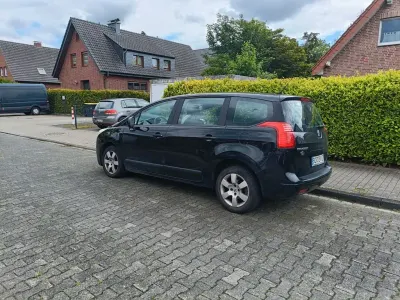 Gebraucht Peugeot 5008 Tendance 109 PS (80 kW) 2011 Schwarz Van / Kleinbus