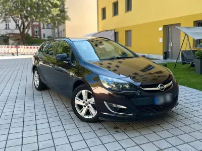 Gebraucht Opel Astra 151 PS (111 kW) 2013 Braun Kombi