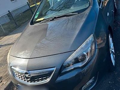 Gebraucht Opel Astra 160 PS (117 kW) 2011 Grau Limousine