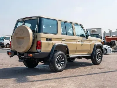 Neu Toyota Land Cruiser 200 PS (147 kW) 2026 Beige SUV