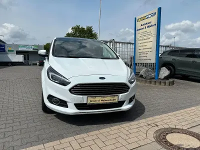 Gebraucht Ford S-MAX Titanium 150 PS (110 kW) 2017 Weiß Van / Kleinbus