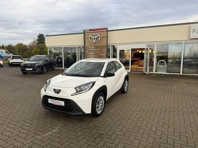 Gebraucht Toyota Aygo X Play 72 PS (52 kW) 2023 Weiß SUV